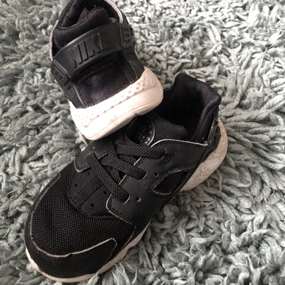 Nike Huarache (toddler size 8) - Picture 3 of 3